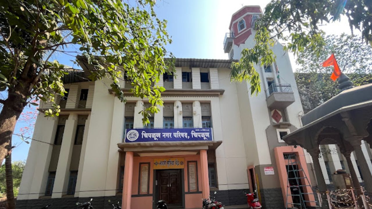 मालमत्ता कराच्या नोटिसांमुळे नागरिकांमध्ये संभ्रम, घरपट्टी कराबाबत विशाल भोसले यांचं स्पष्टीकरण