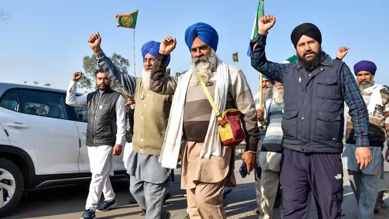 Farmers Protest: शंभू सीमेवरून शेतकऱ्यांचा ‘दिल्ली मार्च’ सुरू, अंबालातील अनेक गावात इंटरनेट बंद