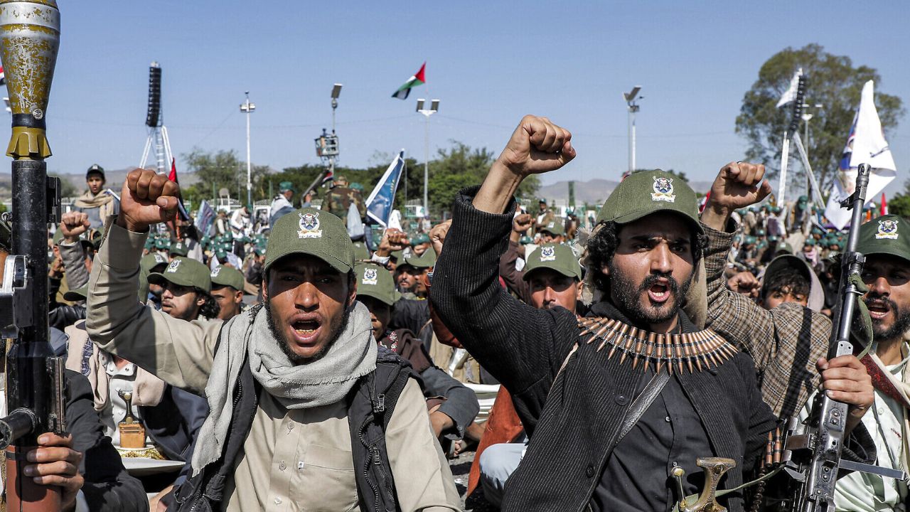हुथी बंडखोरांचा इस्त्रायलवर हायपरसॉनिक क्षेपणास्त्रांचा हल्ला; IDF दावे फेटाळले म्हणाला...
