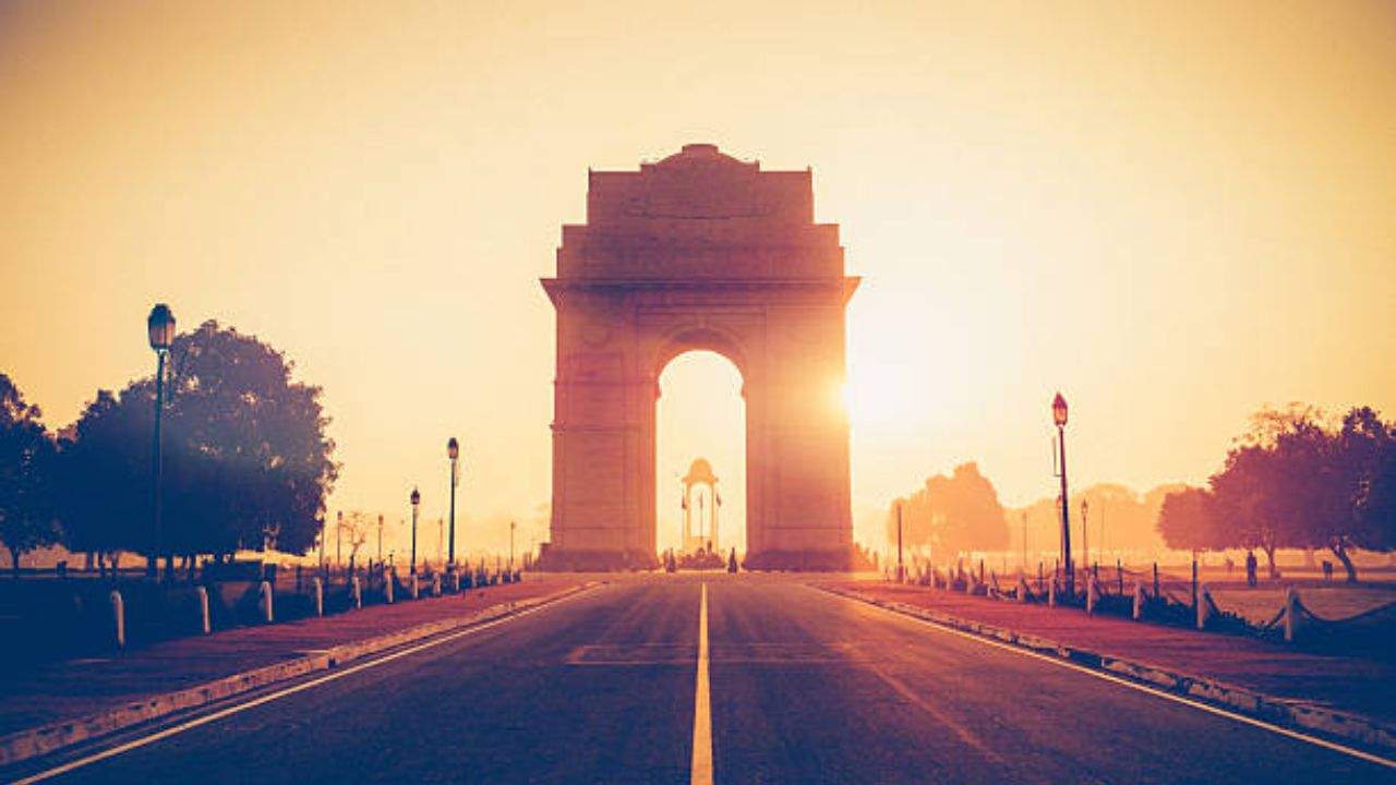 या यादीत भारताला स्थान मिळालेले नाही.प्रदूषण, वाहतूक कोंडी, आणि नागरी सेवांची कमतरता ही प्रमुख आव्हाने आहेत. सध्या भारताचा संघर्ष अजूनही सुरू आहे