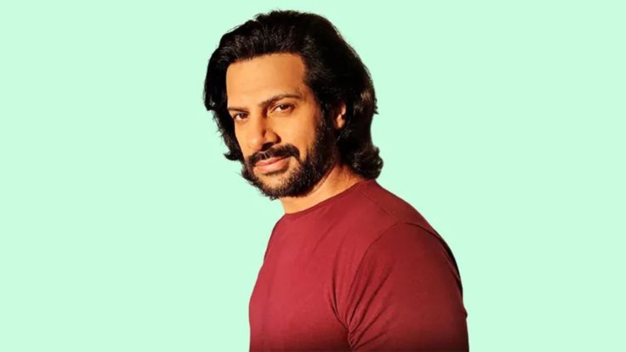 तुम्हाला हे जाणून आश्चर्य वाटेल की करणवीर मेहरा 20 वर्षांपासून टीव्ही जगताचा भाग आहे. असे असूनही करणवीर मेहराला फारशी प्रसिद्धी मिळाली नाही. मात्र, यावर्षी करणवीर मेहरा सातत्याने चर्चेत आहे.