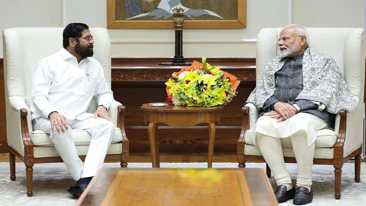 Big News ! उपमुख्यमंत्री एकनाथ शिंदे यांनी श्रीकांत शिंदेंसह घेतली पंतप्रधान मोदींची भेट