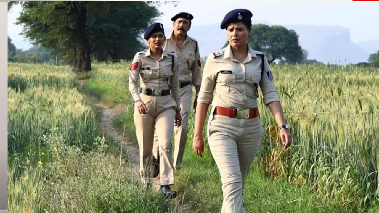 पीएससीच्या पहिल्याच अटेंप्टमध्ये सिमला उत्तीर्ण झाल्या. त्यानंतर  त्यांची डीएसपी म्हणून पोस्टींग झाली. 