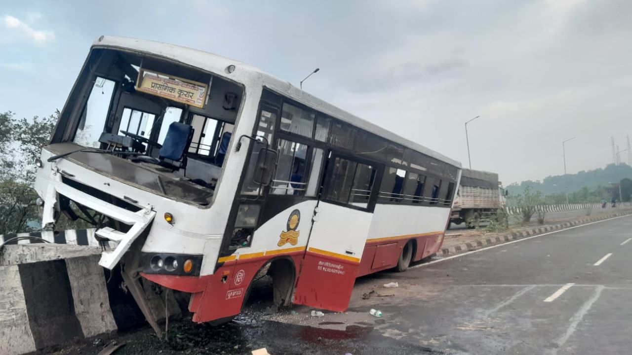 परांडा तालुक्यातील सोनारीजवळ एसटीचा भीषण अपघात; ज्येष्ठाचा जागीच मृत्यू तर 3 प्रवासी गंभीर