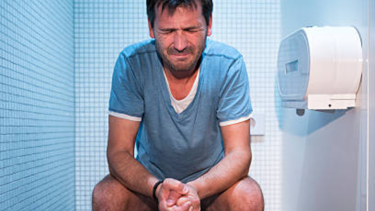 शौचाला चिकट होत असेल तर त्वरीत लक्ष द्या