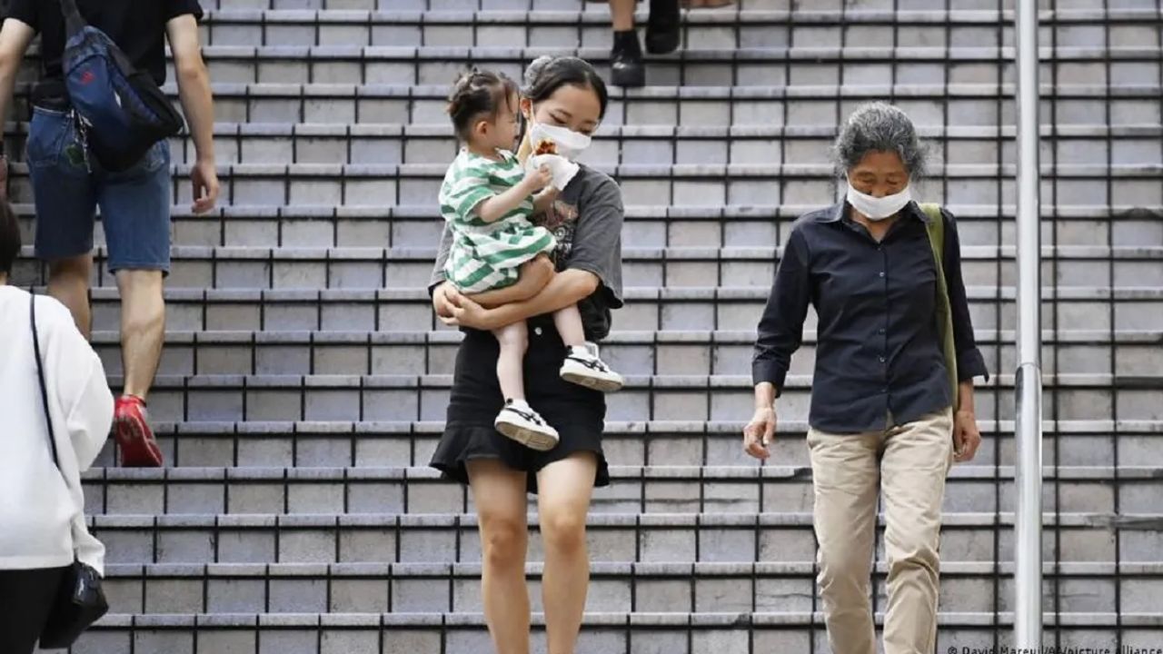 आता फक्त 4 दिवस करावे लागणार काम; जपानची लोकसंख्या वाढवण्यासाठी सरकारने शोधला नवा उपाय