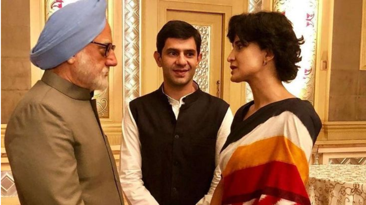 या चित्रपटात सोनिया गांधींची भूमिका सुझान बर्नर्टने, राहुल गांधींची भूमिका अर्जुन माथूरने आणि प्रियंका गांधीची भूमिका आहाना कुमराने साकारली होती. या चित्रपटाचे दिग्दर्शन विजय गुट्टे यांनी केले होते आणि सुनील बोहरा आणि धवन यांनी निर्मिती केली होती
