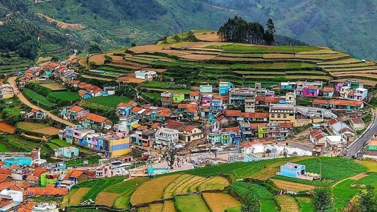 उटी हे तमिळनाडूच्या निलगिरी पर्वतांमध्ये वसलेले एक सुंदर हिल स्टेशन आहे. येथे तुम्ही तुमच्या वर्षाची सुरुवात अतिशय छान पद्धतीने करू शकाल.