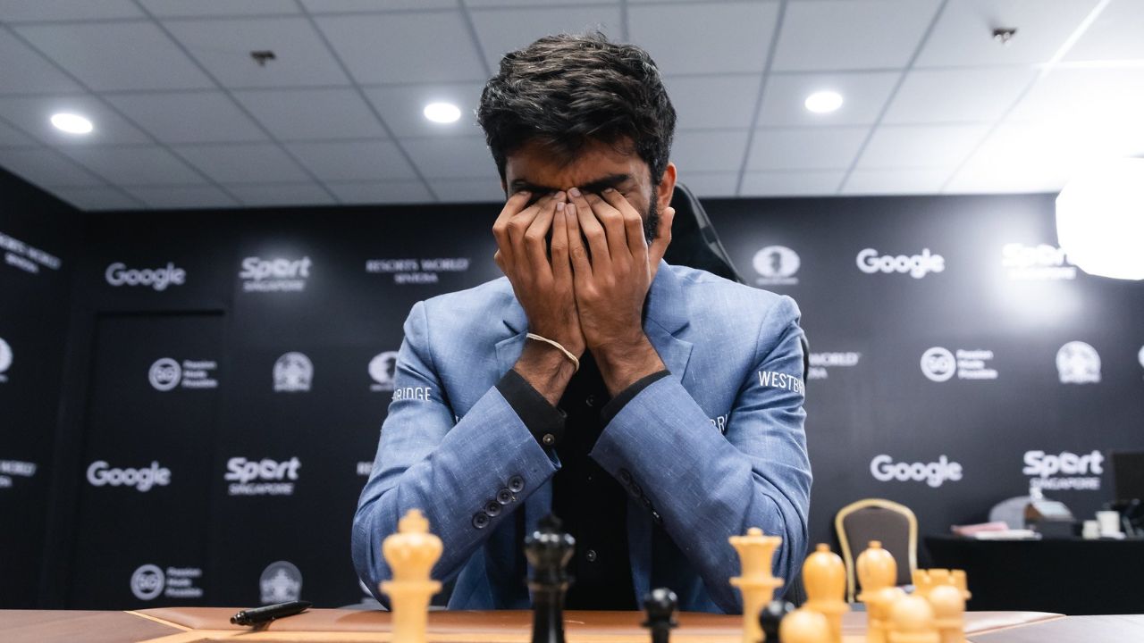 गुकेशने वयाच्या 7 व्या वर्षी आपल्या नशिबाचे स्वप्न पाहिले आणि एका दशकापेक्षा कमी कालावधीत ते प्रत्यक्षात आणले. या नेत्रदीपक वर्षात त्याने जिथे जिथे स्पर्धा केली तिथे त्याने क्वचितच चूक केली आहे.