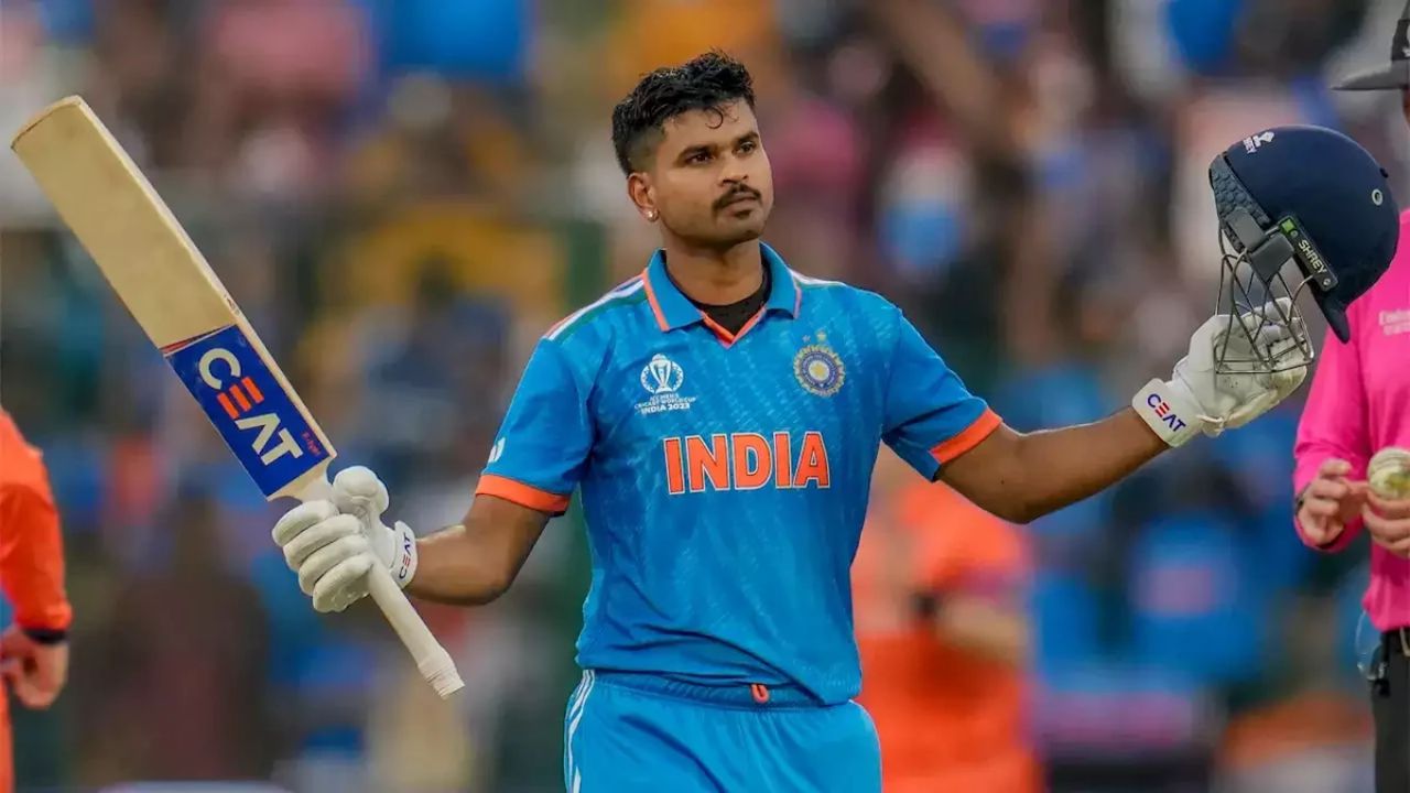 भारताचा फलंदाज श्रेयस अय्यर त्याचा आज २९ वा वाढदिवस साजरा करत आहे. सध्या तो देशातंर्गत क्रिकेटमध्ये संघाची कमान सांभाळणार आहे. आयपीएलमध्ये सुद्धा त्याच्यावर करोडोंचा पाऊस पाडला. फोटो सौजन्य - सोशल मीडिया 