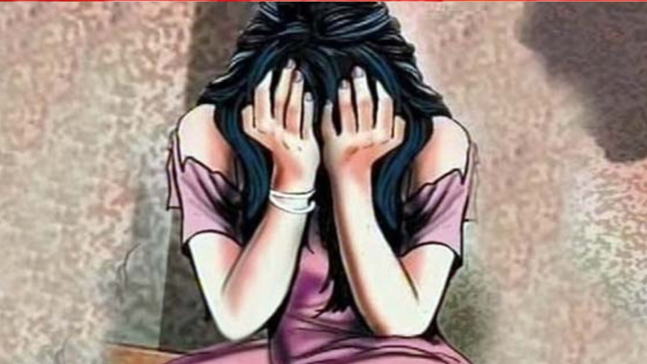 मित्राने केला मैत्रिणीवर लैंगिक अत्याचार; मैत्रिणीने बियर पाजली अन्…