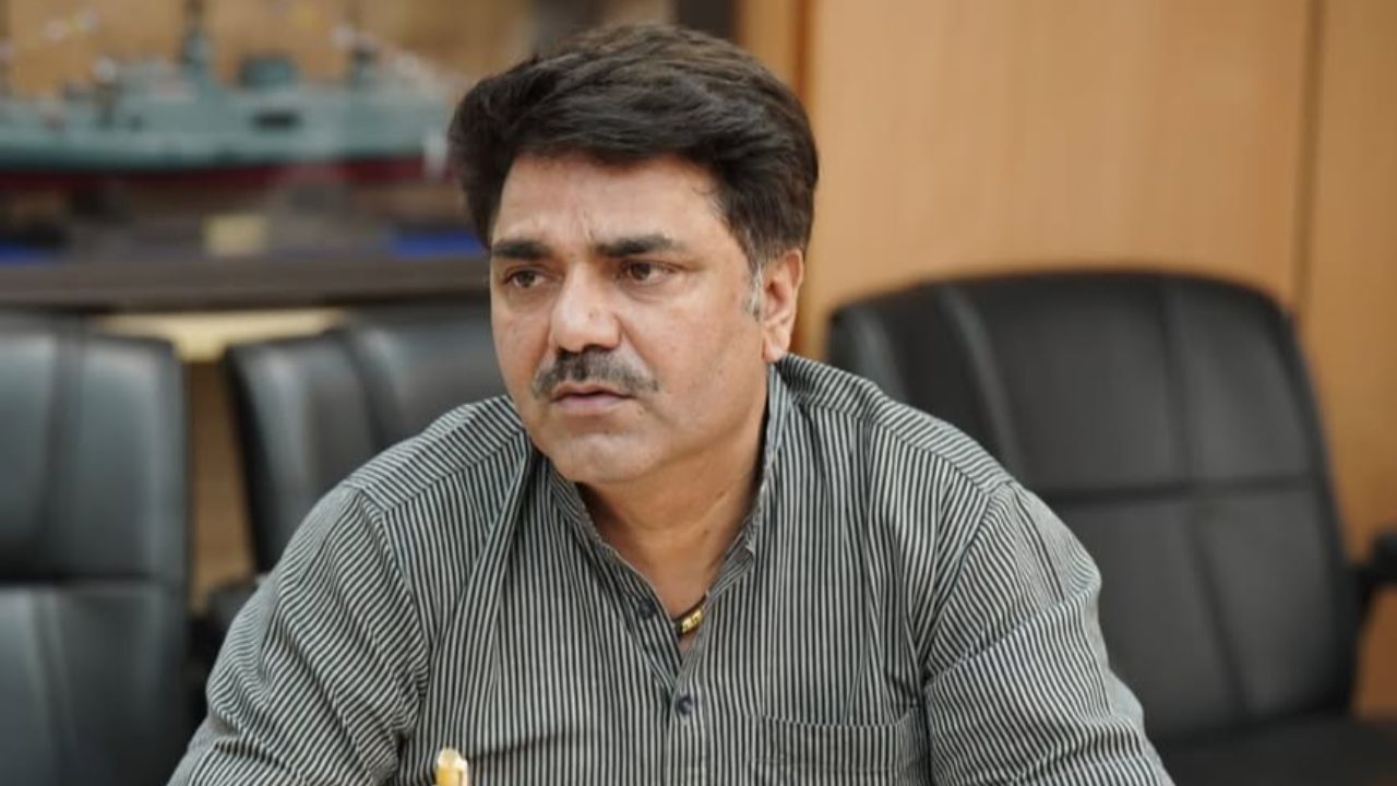 याशिवाय, जवळजवळ सर्व उमेदवारांची अंतिम यादीत पुनरावृत्ती झाली. यापैकी कस्तुरबा नगरच्या आमदाराचे तिकीट रद्द करण्यात आले आणि उत्तम नगरचे आमदार नरेश बाल्यान यांच्या जागी त्यांच्या पत्नीला तिकीट देण्यात आले.