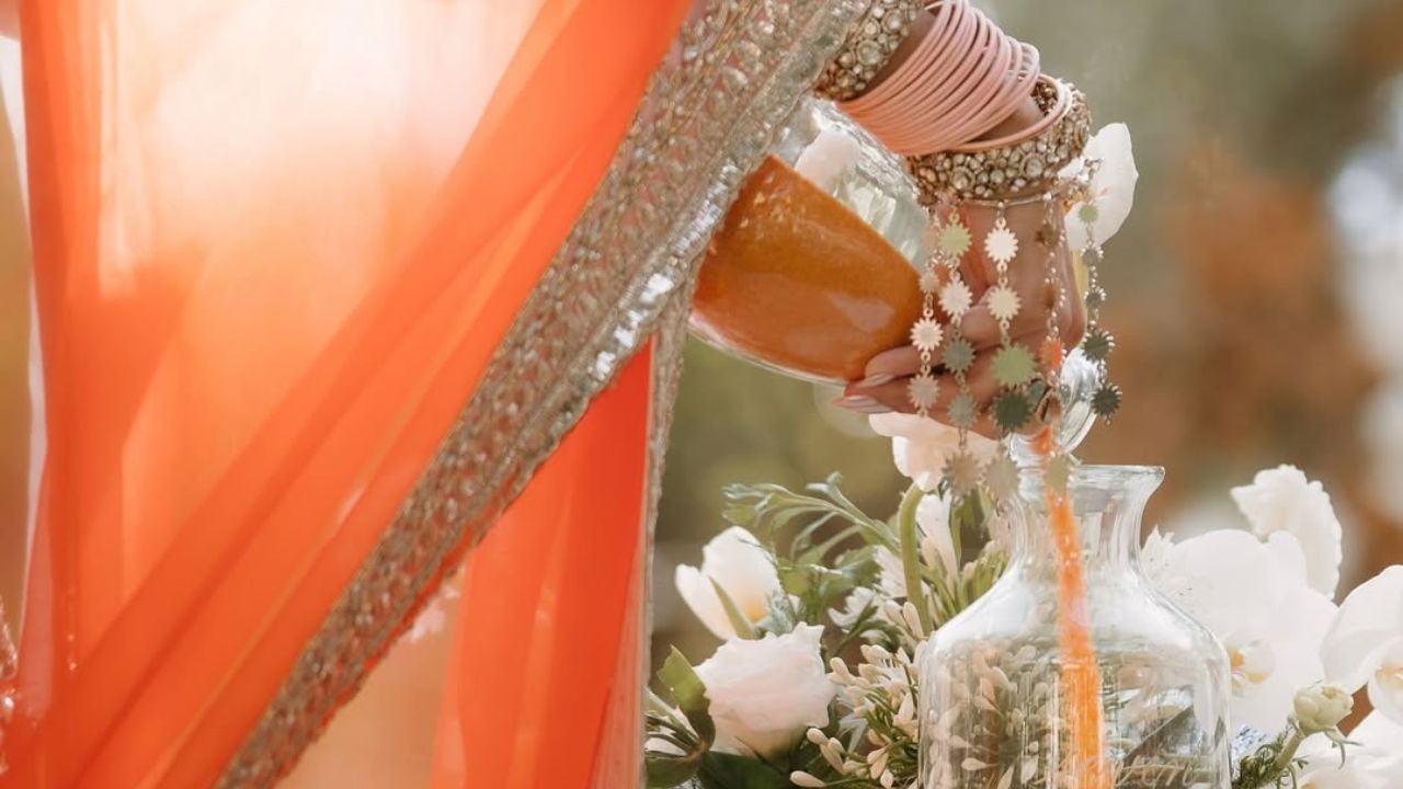 एका यूजरने लिहिले की, 'सरप्राईज करण्याचा काय मार्ग आहे.' आणखी एका यूजरने लिहिले की, 'आजचा दिवस आमच्यासाठी खूप मोठा आहे. दोघांनाही हार्दिक शुभेच्छा. ही खूप सुंदर चित्रे आहेत. आणखी एका युजरने लिहिले की, 'अरमानने लग्नाचे फोटो पाहून आनंद झाला.' 