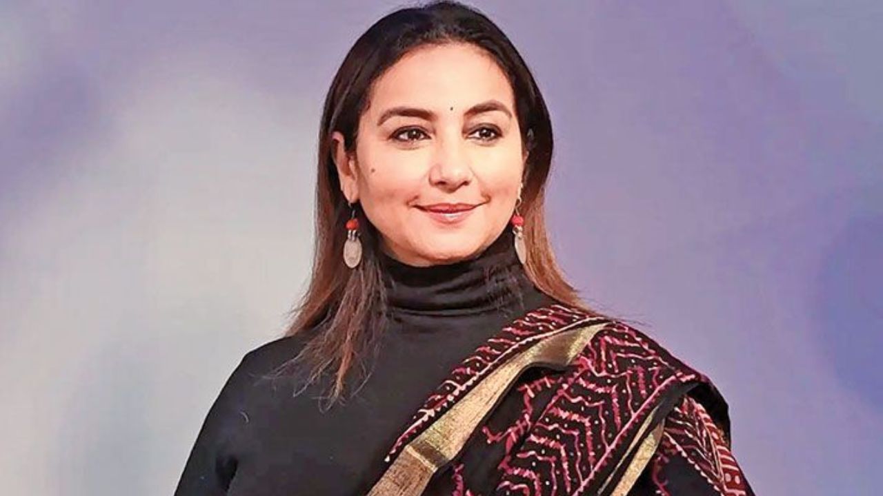 विकी कौशलच्या या चित्रपटात दिव्या दत्ताचीही महत्त्वाची भूमिका आहे. ती राजमाता जिजाऊ यांच्या भूमिकेत दिसेल. या चित्रपटासाठी अभिनेत्रीला ४५ लाख रुपये मिळाले आहेत.