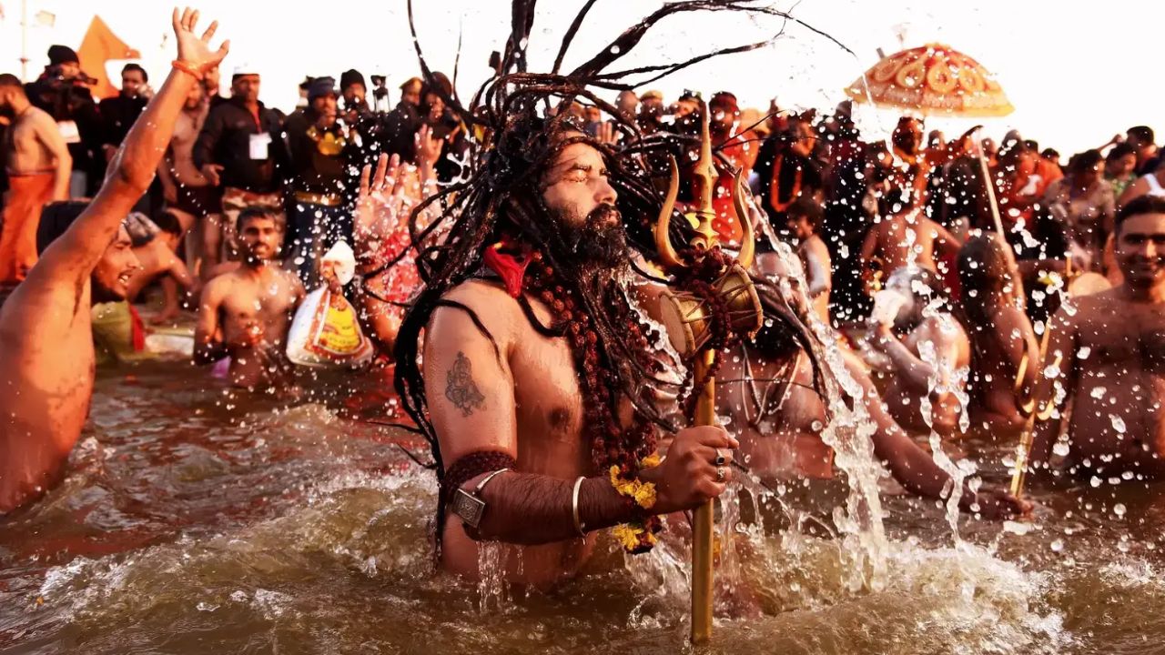 समुद्रमंथन ते महाकुंभ: आखाडा म्हणजे काय? त्याचे किती प्रकार आहेत? जाणून घ्या महाकुंभची पौराणिक पार्श्वभूमी