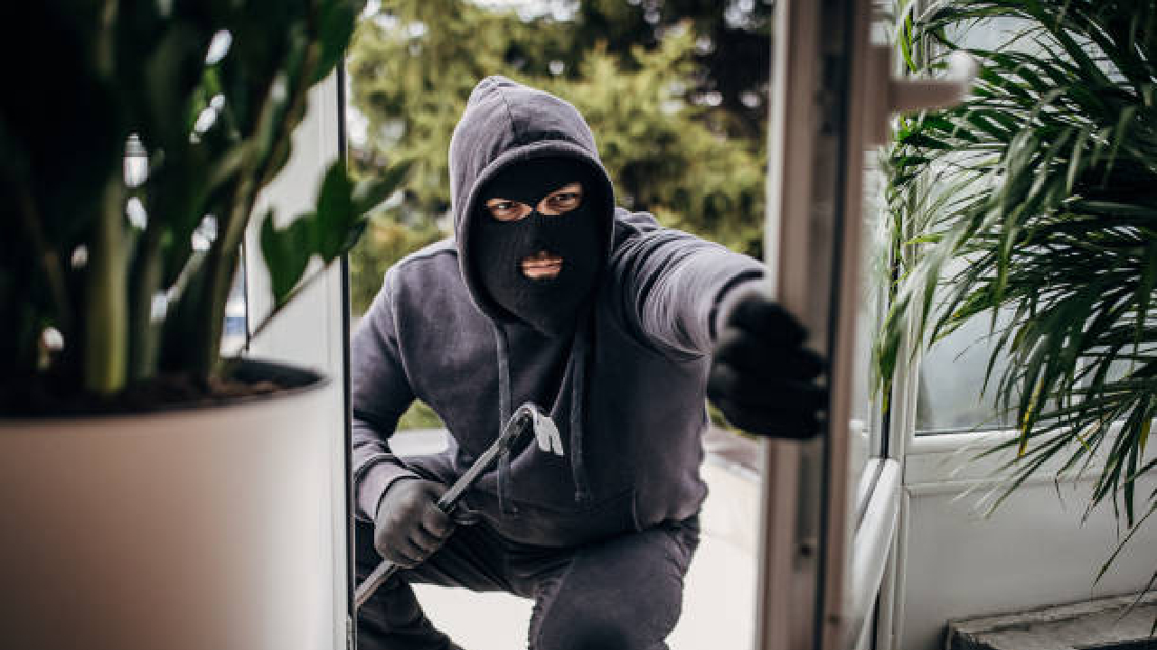 Crime: शिक्षणाच्या माहेरघरात घरफोड्यांचे सत्र सुरूच; ‘या’ परिसरातून तब्बल 6 लाखांचा ऐवज चोरला
