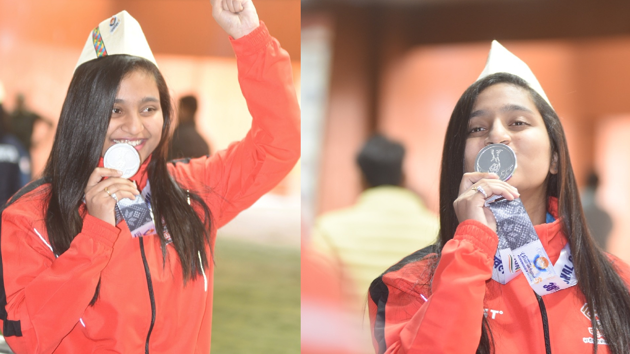 Nashik Girl Aarya Borase Won Silver Medal In Shooting Game At 38 Th National Games Uttrakhanad Sports Marathi News
