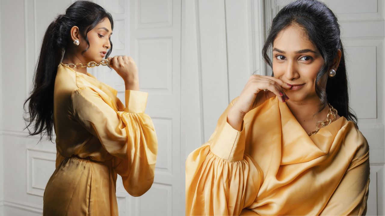 लाईट येल्लो कलरचा स्टायलिश वेस्टर्न आऊटफिट वेअर करुन अभिनेत्री खूपच सुंदर दिसत आहे. शेअर केलेल्या फोटोंमध्ये अभिनेत्रीने सिंपल फुल्ल टॉप आणि येल्लो पलाझो वेअर करुन कॅमेऱ्यासमोर हटके अंदाजात फोटोशूट केले आहे.