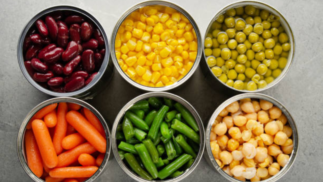 तळलेले पदार्थ, बंद कॅनमधील पदार्थ अथवा प्रोसेस्ड फूड वा जंक फूड खाणे पूर्णतः टाळा आणि चुकूनही खाल्ले असेल तर तुम्ही व्यायाम करायला विसरू नका 