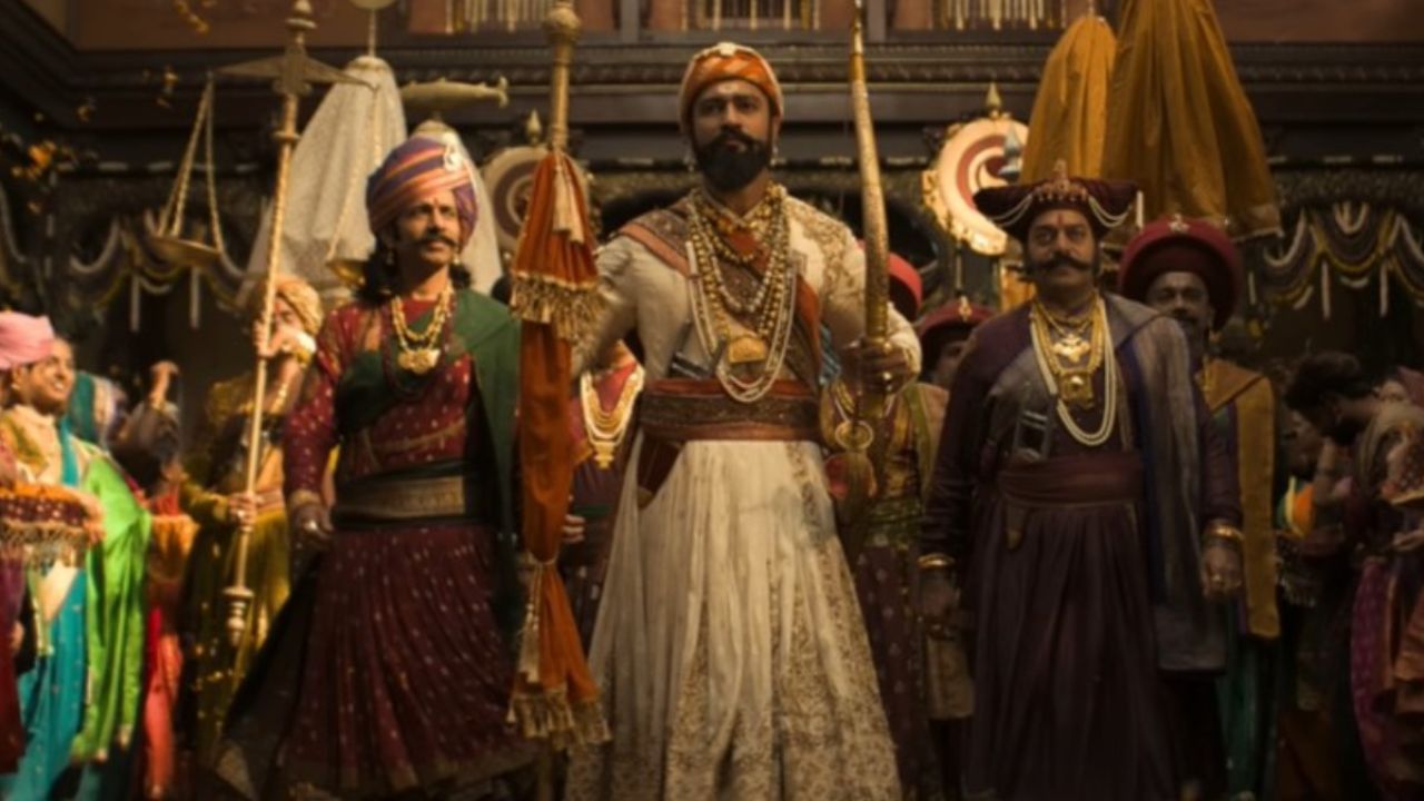 'छावा' हा चित्रपट लेखक शिवाजी सावंत यांच्या 'छावा' या मराठी कादंबरीवर आधारित आहे. यामध्ये विकी कौशल मराठा राजा छत्रपती संभाजी महाराजांची भूमिका साकारताना दिसत आहे. मोशन पोस्टरमध्ये विकीच्या व्यक्तिरेखेची तुलना पृथ्वी, अग्नी, हवा आणि पाण्याशी करण्यात आली आहे. 