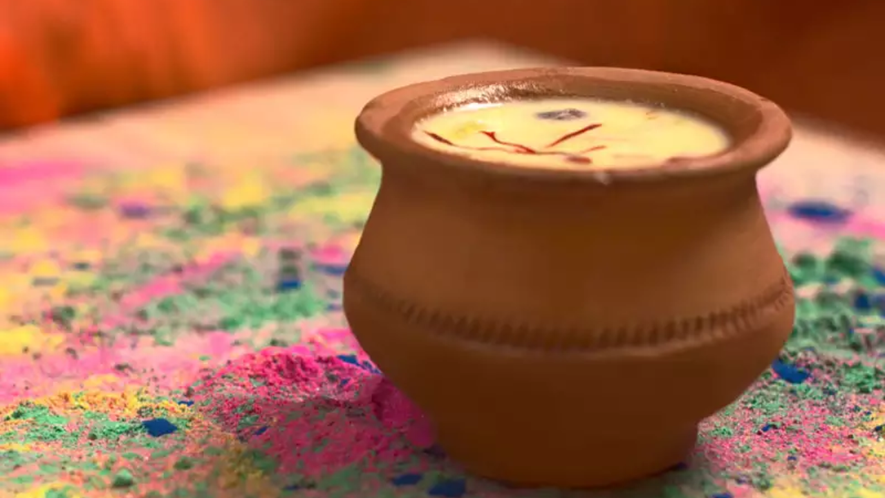 भांगमध्ये टेट्राहाइड्रोकॅन्नाबिनॉल (THC) असल्यामुळे शरीरातील जुना त्रास, गाठी किंवा मायग्रेन कमी होतो. भांग सेवनामुळे तणाव आणि चिंता कमी होऊन शरीराला आराम मिळतो, आणि ध्यानासाठी याचा उपयोग होतो.