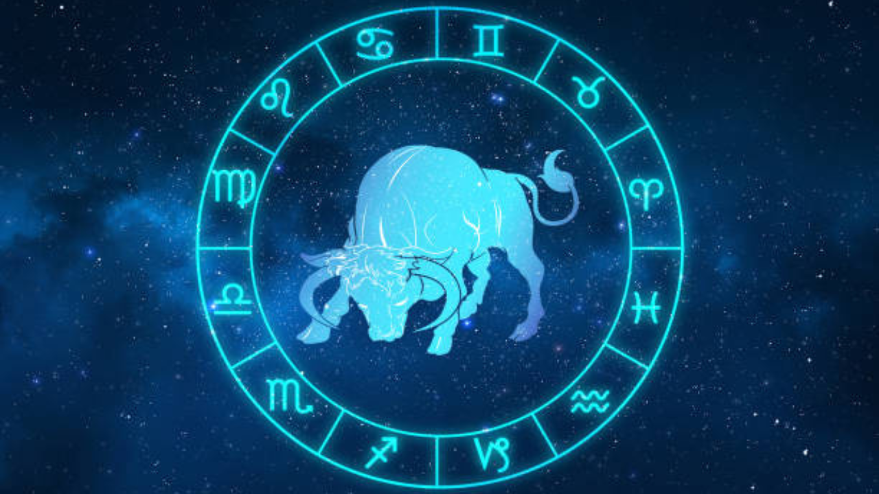 वृषभ राशीच्या व्यक्तीच्या कामाचे सर्वत्र कौतुक होईल. समाजात आदर वाढेल. तुम्हाला एखाद्या मोठ्या प्रकल्पावर काम करण्याची संधी मिळू शकते. व्यापाऱ्यांना चांगले पैसे कमविण्याची संधी मिळू शकते. उत्पन्नाचे नवीन मार्ग उघडू शकतात