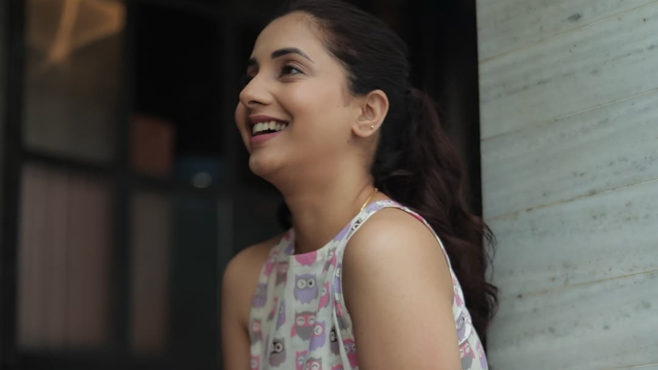 मुळात, सायलीने 'पोलीस लाईन' या चित्रपटातून सिनेसृष्टीत पाऊल ठेवले होते. या सिनेमातून सायली पहिल्यांदा मोठ्या पडद्यावर झळकली होती.    