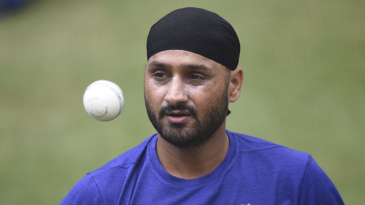हरभजन सिंह नेहमीच सोशल मीडियावर सक्रिय असतो, त्याने प्रजासत्ताक दिनाच्या दिवशी सोशल मीडियावर पोस्ट केली आहे. यामध्ये त्याने सोशल मीडियावर शुभेच्छा देताना लिहिले आहे की, हरभजन सिंगने लिहिले, 