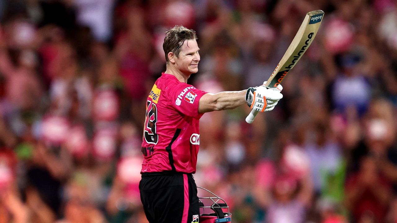 Steve Smith : गोलंदाज हादरले, स्टीव्ह स्मिथने घातला गोंधळ 64 चेंडू, 121 धावा…