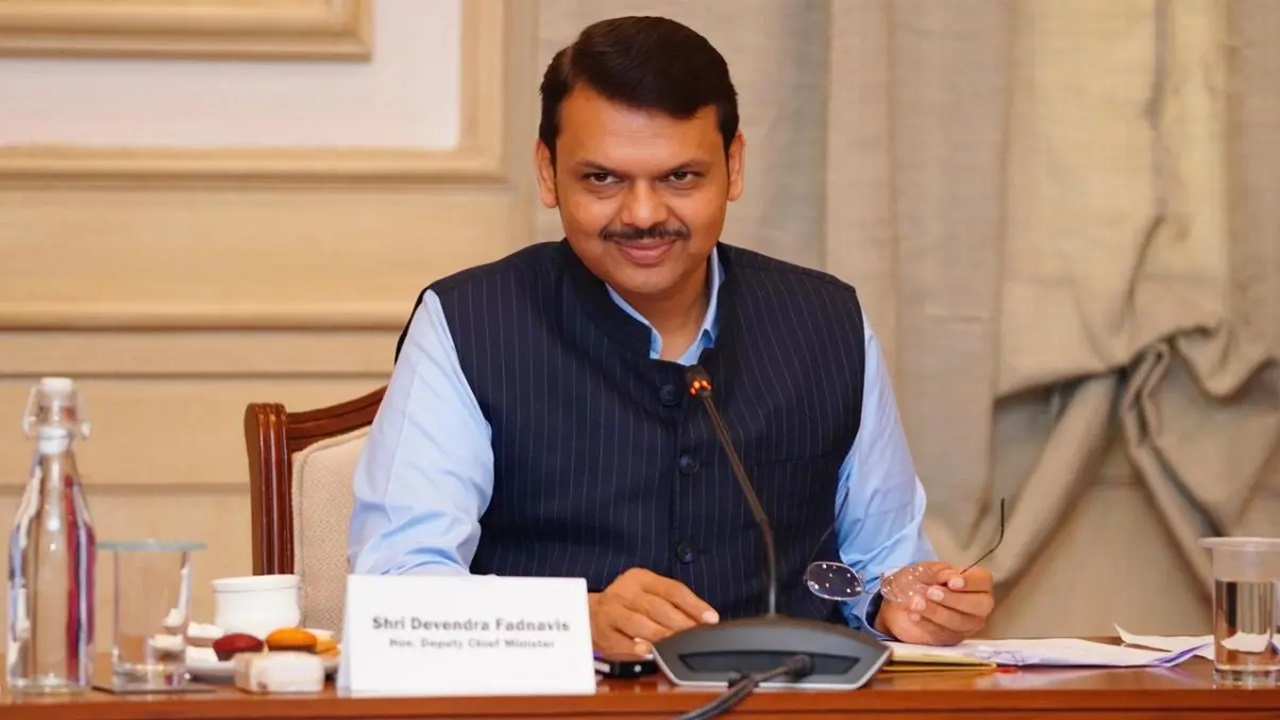 आता घरबसल्या करता येणार दस्त नोंदणी, देवेंद्र फडणवीसांचा महत्त्वपूर्ण निर्णय (फोटो सौजन्य-X)