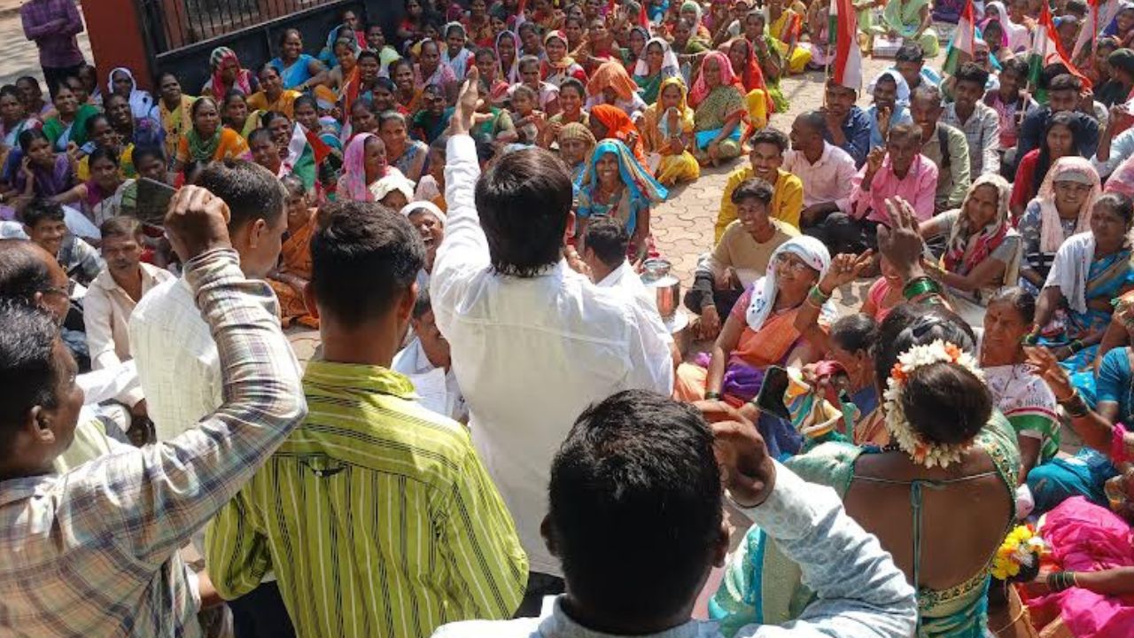Struggle Of Tribal Lands For Basic Amenities Protest At Vikramgad Tehsil Office