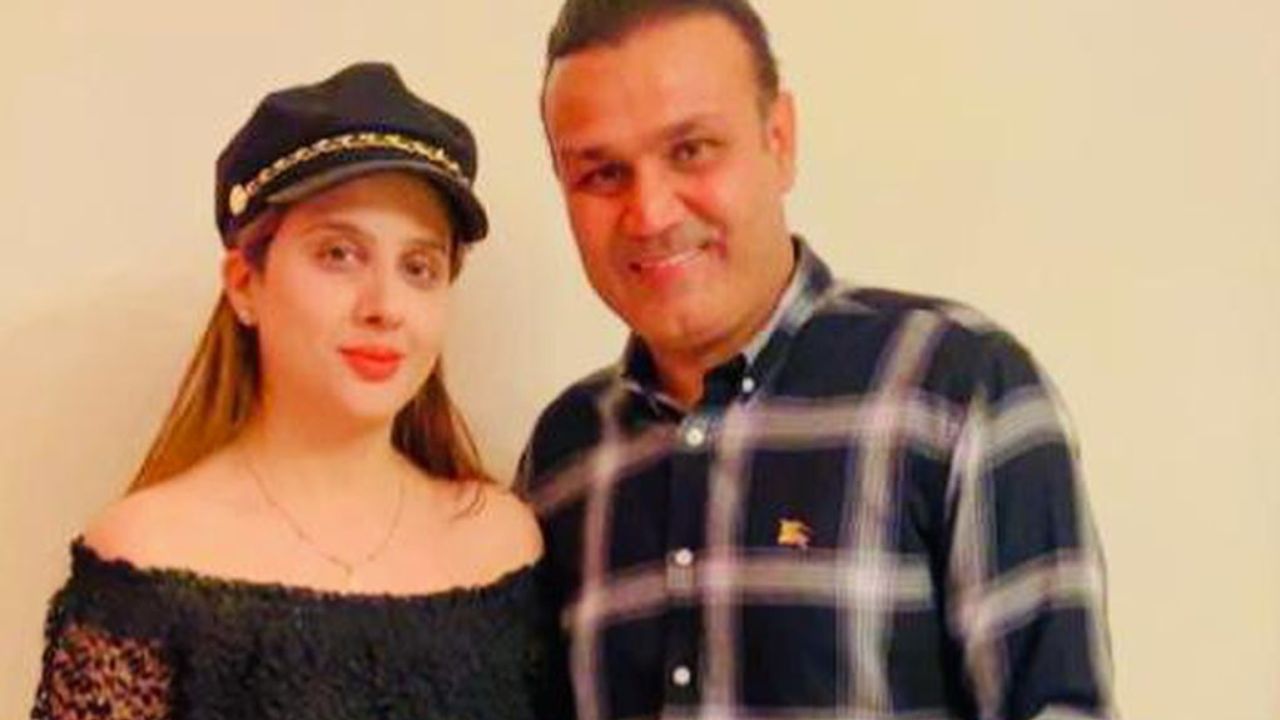 विरेंद्र सेहवागची पत्नी नेमकी कोण आहे