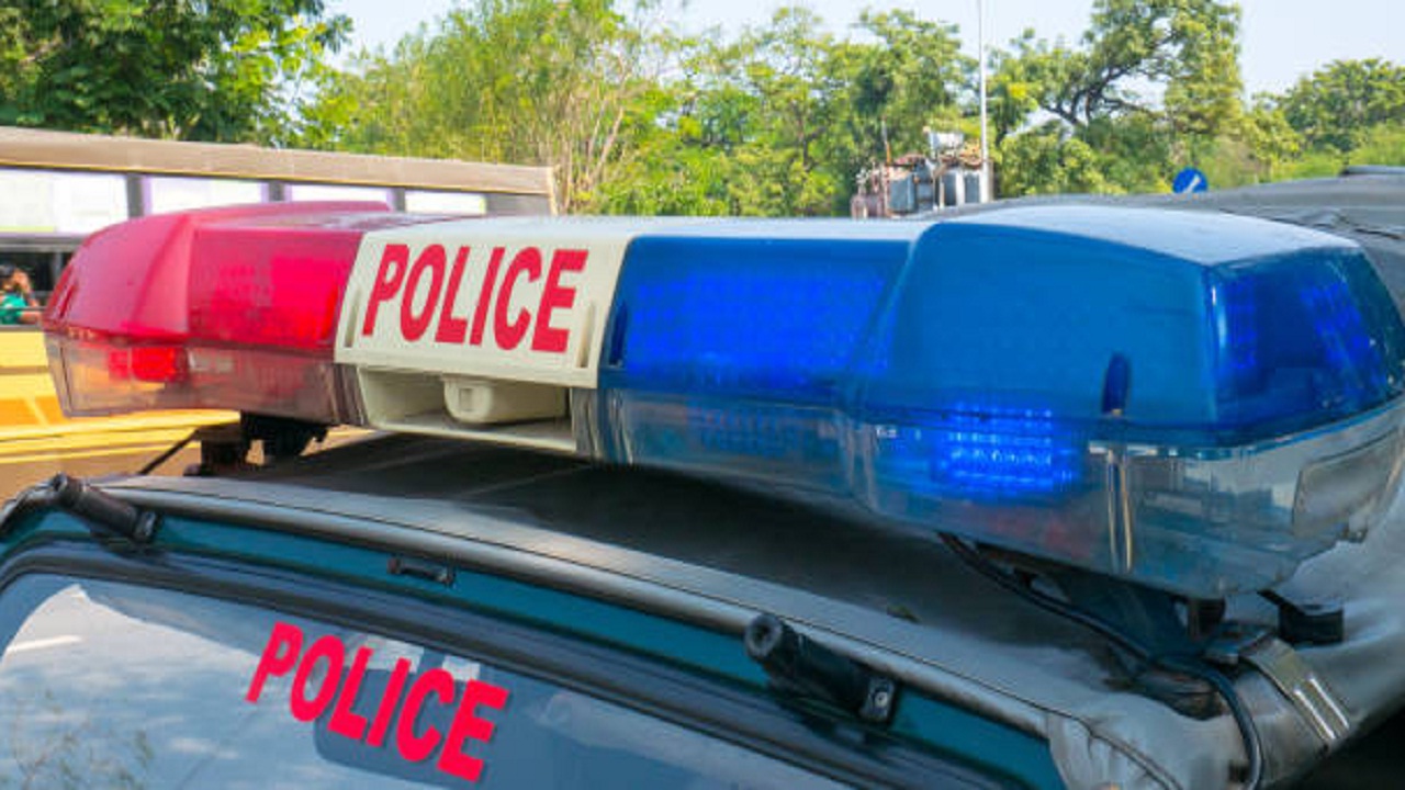 Pune Crime:  घरात वाढदिवस साजरा करताना शेजारी भडकले अन् पुढे जे घडलं…
