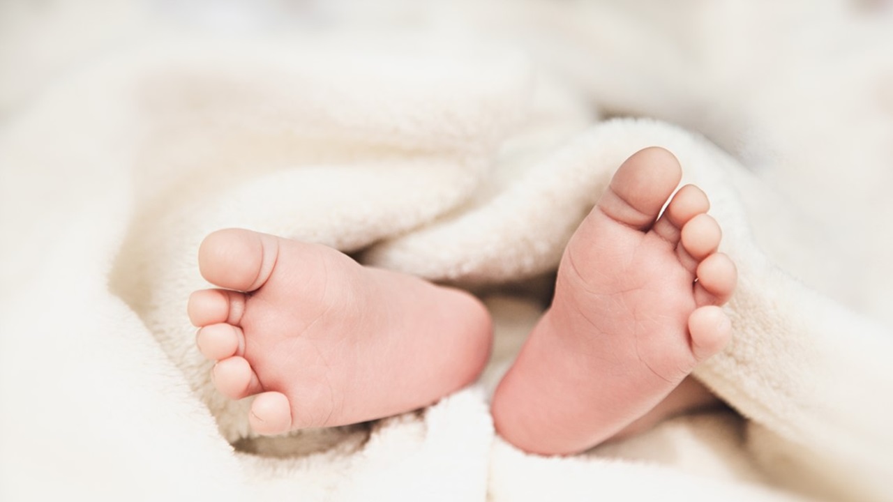 A 22 Day Old Baby Was Given 65 Blows With A Sickle Amravati News Marathi