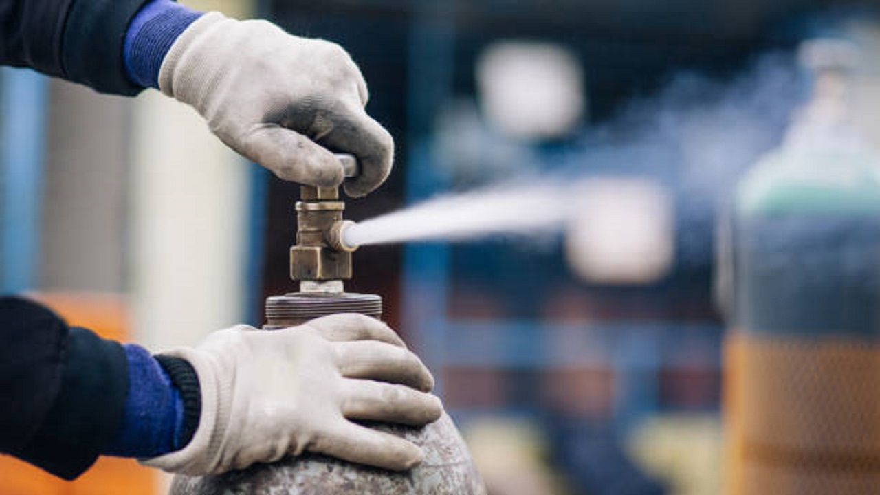 अमरावतीत गॅस रिफिलिंगचा पर्दाफाश; 2.67 लाखांचा मुद्देमाल जप्त