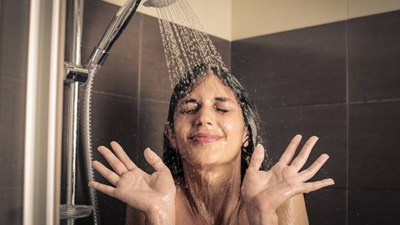 अंघोळ करताना कोणत्या चुका करू नये