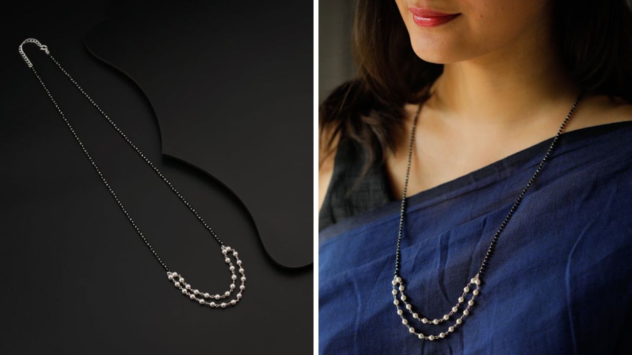 काही महिलांना साडी नेसल्यानंतर मोठे मंगळसूत्र परिधान करायला खूप आवडतात. त्यामुळे तुम्ही दोन चैनीचे गुंफण असलेले मोती पेंडेंट परिधान करू शकता. 