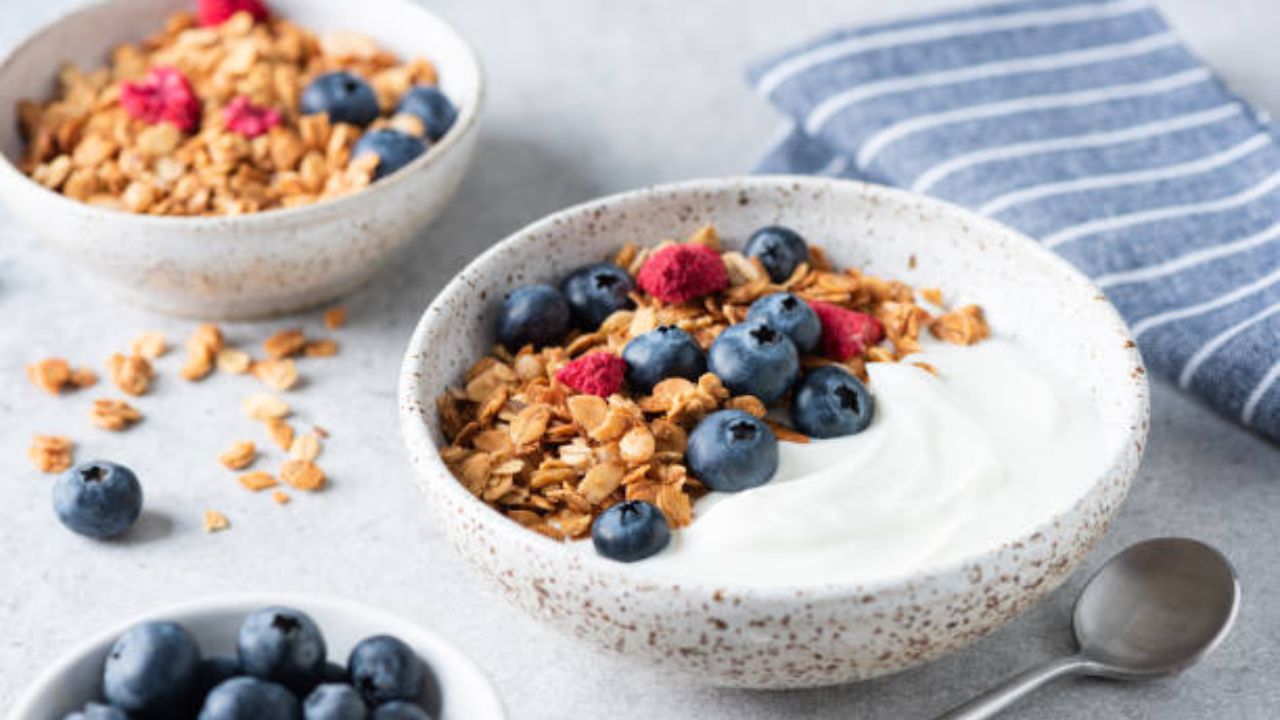 रोजच्या नाश्त्यात करा Muesli चे सेवन, हृदयासोबत शरीराला होतील आश्चर्यकारक फायदे