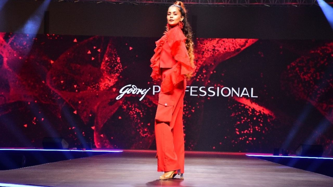 ट्रेंडी कॉपर हेअर कलरचा वापर