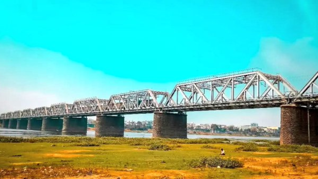 पाणी बचत आणि सिंचनासाठी हा ग्राउंड वाॅटर रिचार्ज प्रोजेक्ट अत्यंत महत्त्वाचा मानला जाईल. हा प्रकल्प पूर्ण झाल्यावर याचा फक्त शेतकऱ्यांनाच फायदा नाही होणार तर यामुळे पाणीटंचाईचा प्रश्नही सुटणार आहे 
