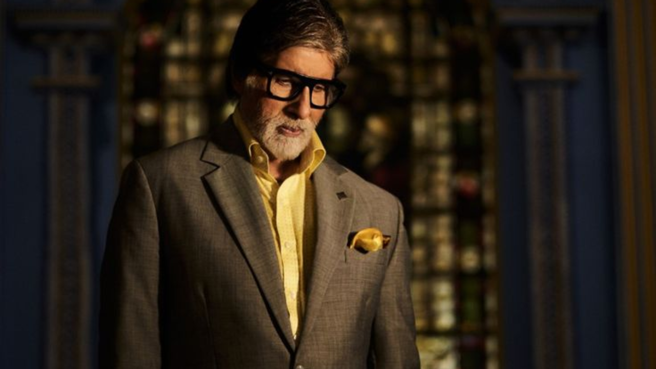 अमिताभ बच्चन यांच्या या चित्रपटात माधुरी दीक्षित दिसून येणार होती. विशेष म्हणजे या दोघांचा एकत्र हा पहिलाच चित्रपट होत. दोघांनीही या चित्रपटाचे काही भाग शूट केले होते, परंतु काही कारणांमुळे हा चित्रपट पूर्ण होऊ शकला नाही आणि मध्येच थांबवण्यात आला. चित्रपटाचे नाव 'संकट' होते, पण काही कारणास्तव तो पुढे जाऊ शकला नाही
