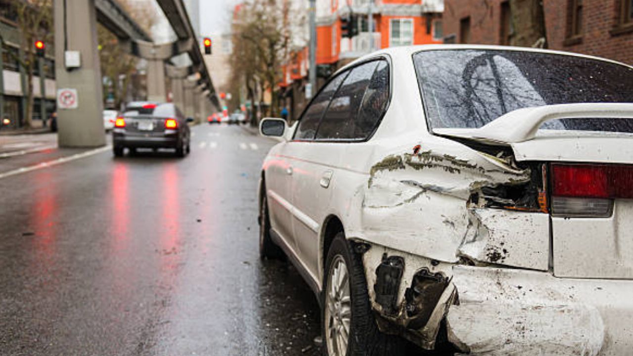 Hit And Run :मीरा रोड सोसायटीत गुंडांची दहशत; मद्यधुंध तरुणांनी 8 जणांना चिरडले