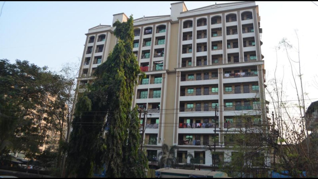 महारेरा घोटाळा प्रकरण पहिल्यांदा रहिवाशांची पोलीस ठाण्यात धाव