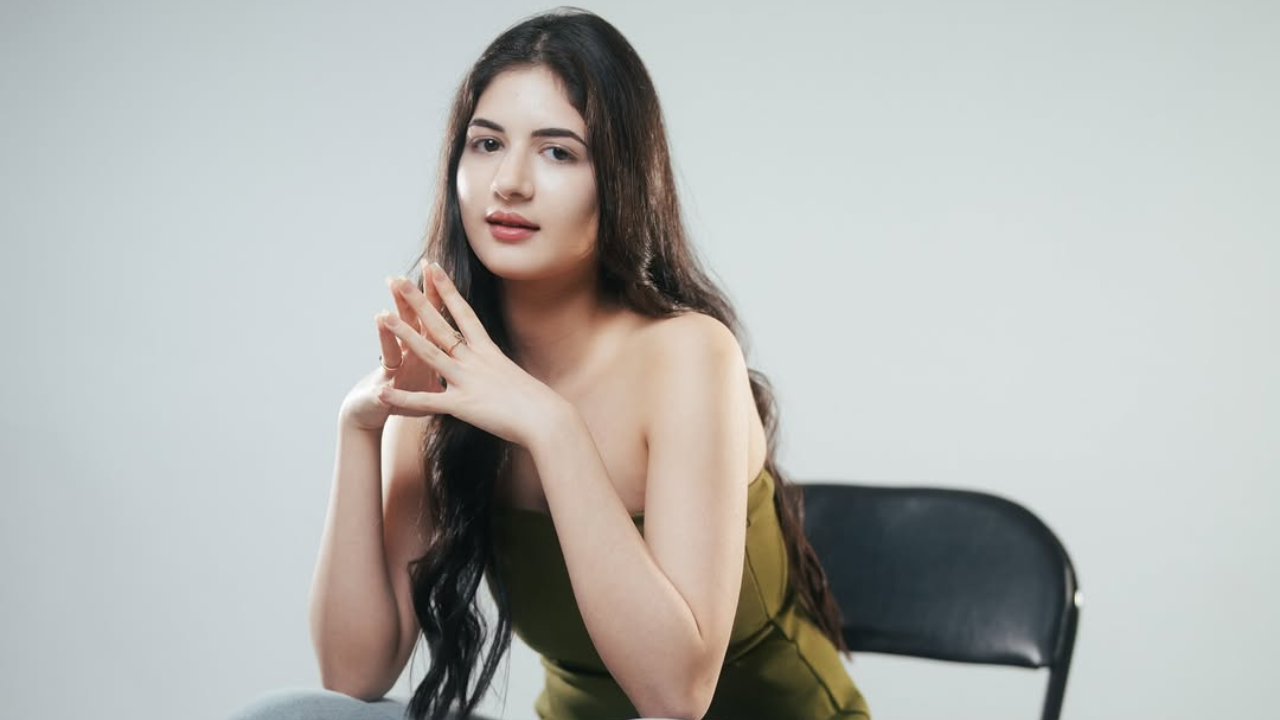 बजरंगी भाईजान चित्रपटातील मुन्नी ही व्यक्तिरेखा साकारणारी अभिनेत्री हर्षाली मल्होत्राने तिच्या @harshaalimalhotra_03 या इंस्टाग्राम हँडलवर नवा फोटोशूट शेअर केला आहे.