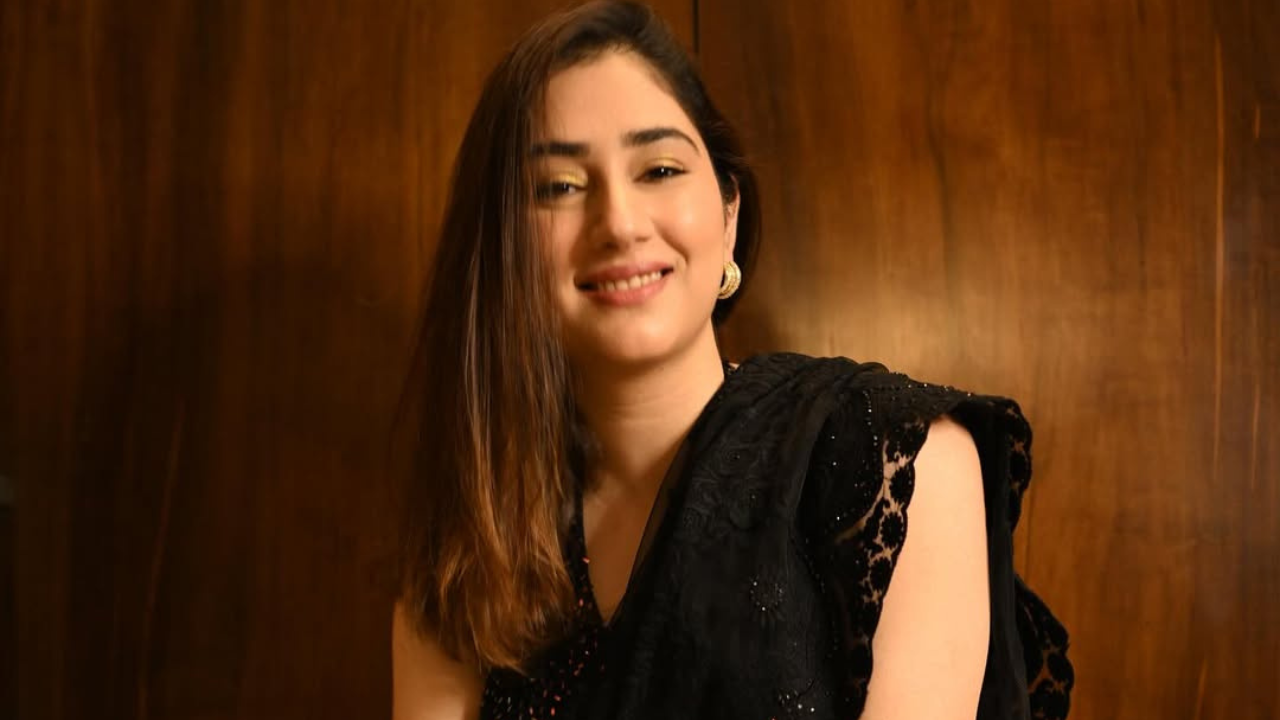 दिशाने पोस्टखाली कॅप्शन दिले आहे. यामध्ये तिने फोटोग्राफी जय दोडियाने केले असल्याचे नमूद केले आहे. 