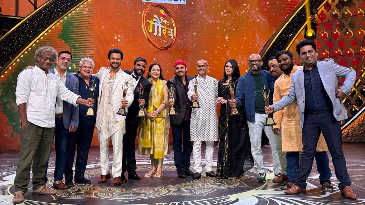 'पाणी' चित्रपटामध्ये आदिनाथने दुहेरी भूमिका साकारून उत्तम काम तर केलं पण अनेक फिल्म फेस्टीवल मध्ये पाणी ने विशेष कौतुक देखील मिळवले आहे. तसेच अभिनेत्याला प्रशंसा मिळाली आहे. 