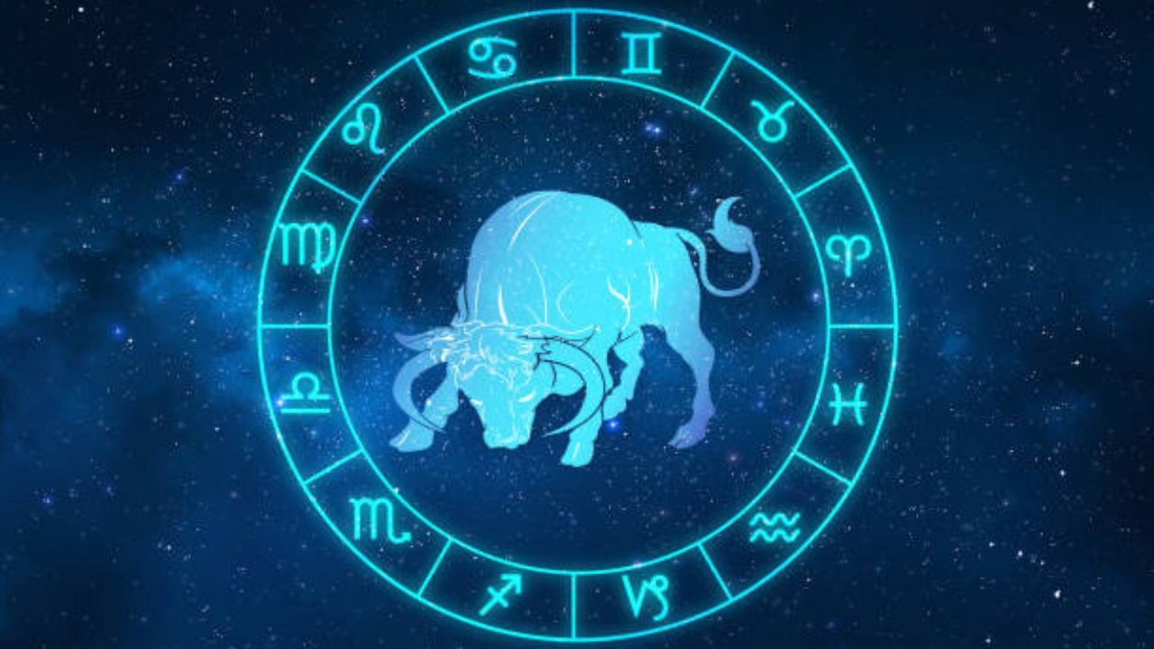 वृषभ राशीच्या लोकांना संपत्तीत वाढ होण्यासोबतच गुंतवणुकीत नफा मिळण्याची शक्यता आहे. त्या व्यक्तीला पैसे कमवण्याचे नवीन स्रोत मिळू शकतात. त्या व्यक्तीला बराच काळ अडकलेले पैसे परत मिळू शकतात. लोकांना व्यवसायात मोठा नफा आणि गुंतवणुकीतून फायदा मिळू शकेल. तथापि, तुमच्या तज्ञांकडून गुंतवणुकीशी संबंधित सल्ला नक्कीच घ्या