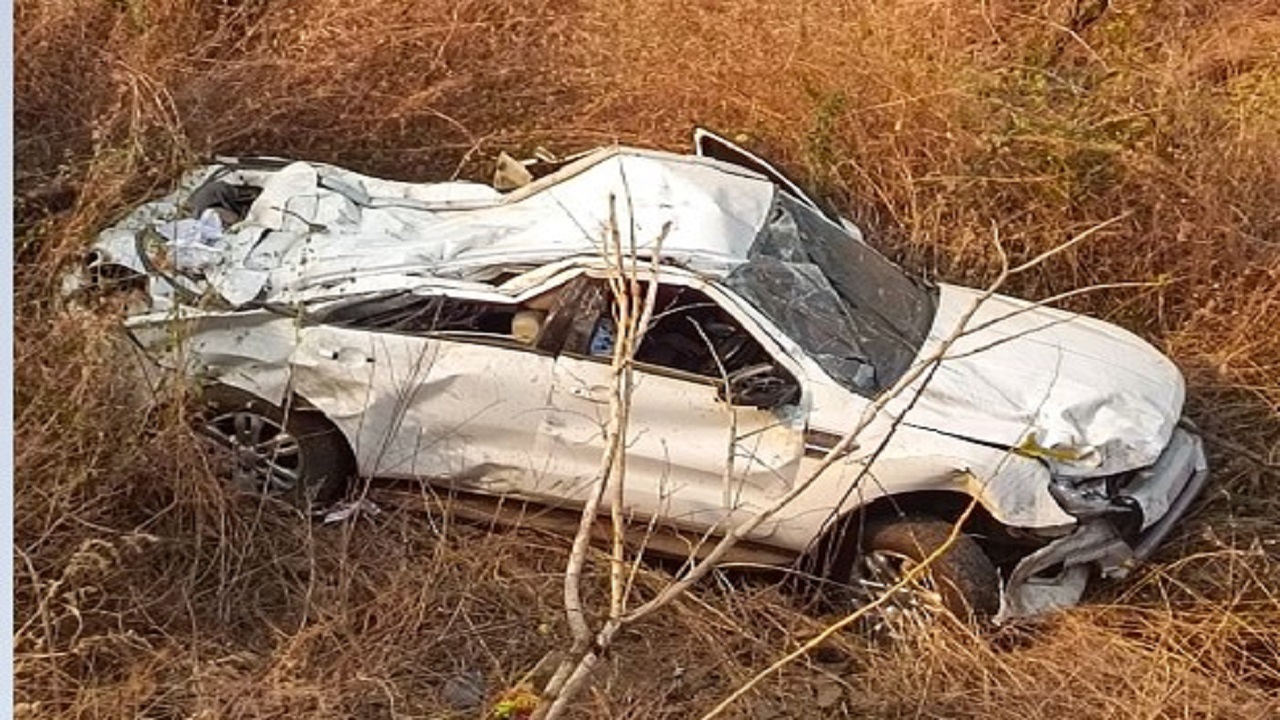 पसरणी घाटात भीषण अपघात; दोनशे फूट खोल दरीत कोसळली कार, दोघांचा मृत्यू