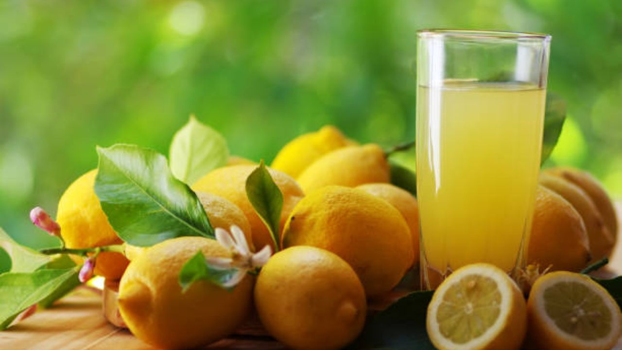 आरोग्यासंबंधित सर्व समस्यांपासून आराम मिळवण्यासाठी नियमित करा लिंबू पाण्याचे सेवन