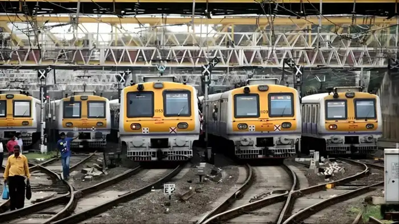 Central Railway : मध्य रेल्वे प्रवाशांसाठी आनंदाची बातमी! बदलापूर ते कर्जत मार्ग प्रवास होणार सोपा, काय आहे सरकारची घोषणा?
